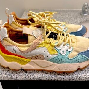 Flower mountain dandelion